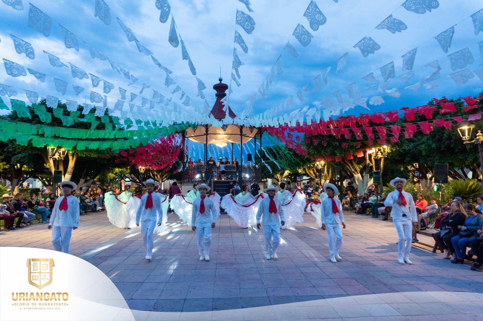 Verbena popular "URIANGATO con amor a México"