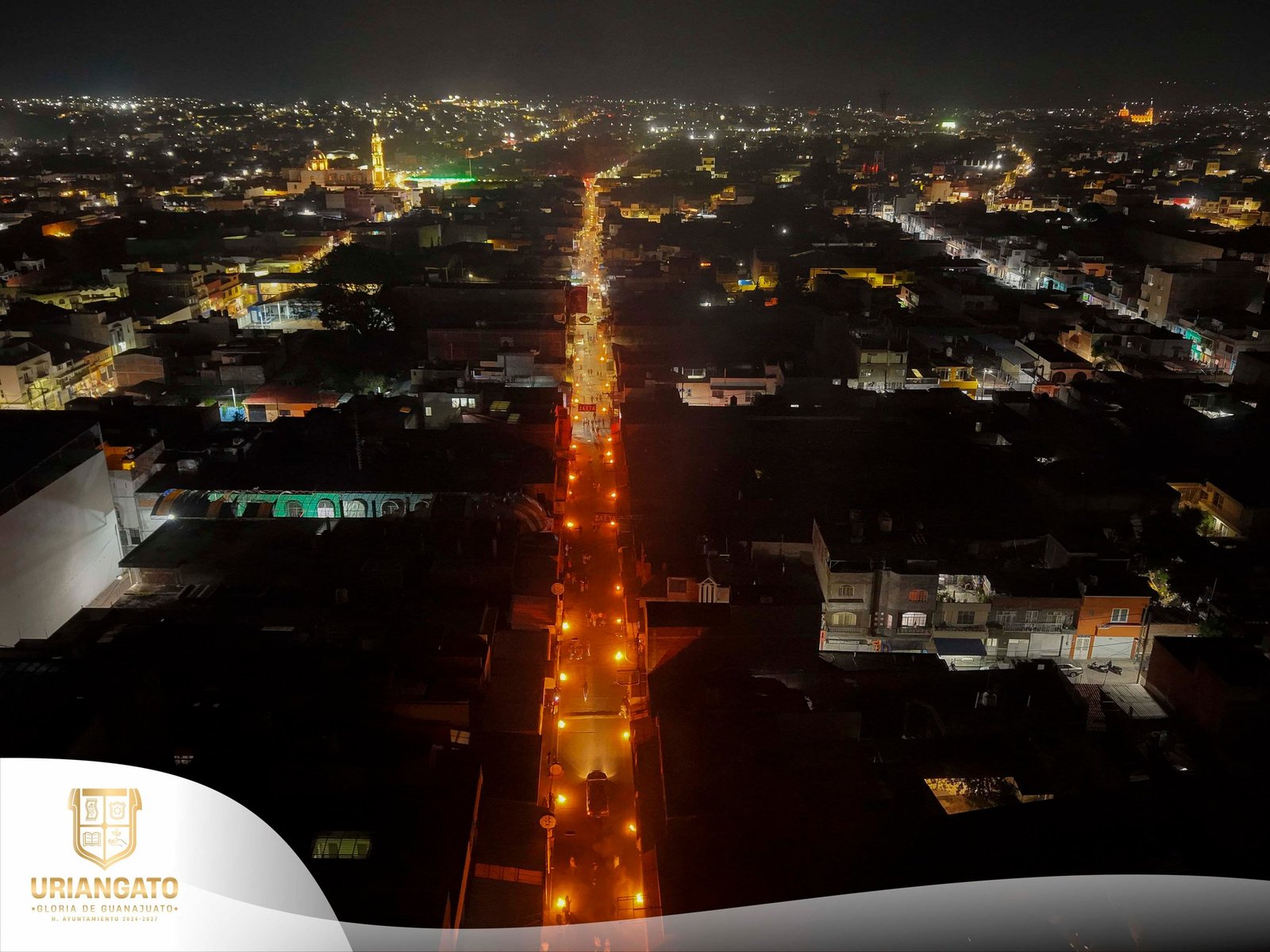 Una noche mágica en Uriangato con el encendido masivo de candiles