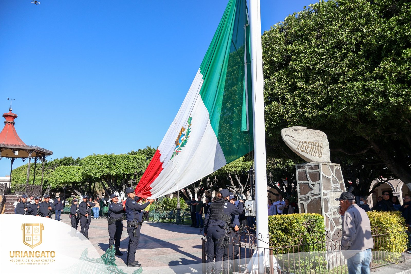 Acto cívico conmemorativo por el Día de la Bandera