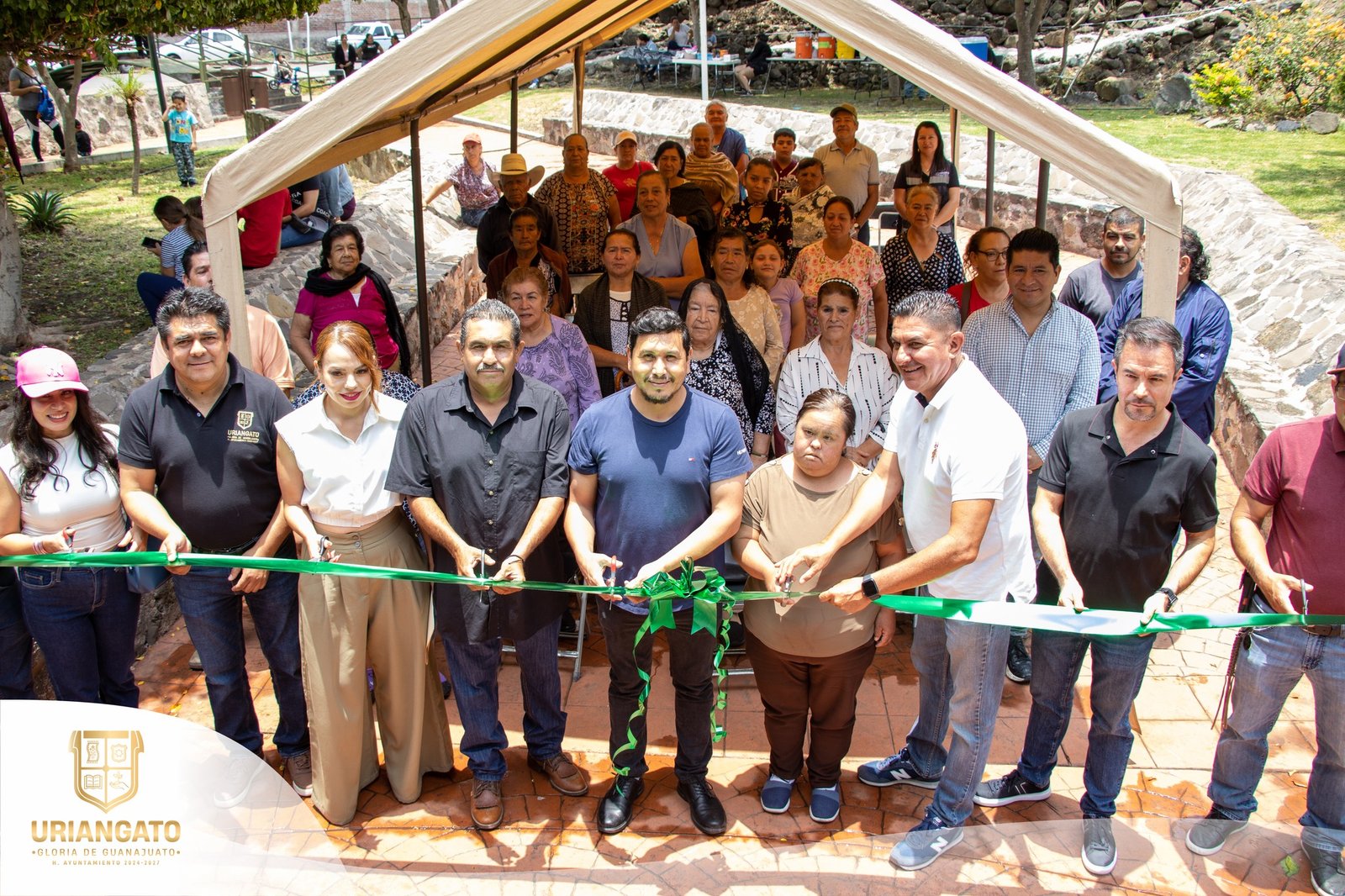 Inauguración de la torre de telecomunicaciones y antena repetidora de señal telefónica en la comunidad del Charco