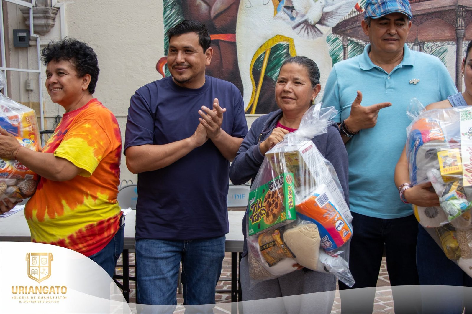 Entrega de despensas en apoyo a familias del municipio.