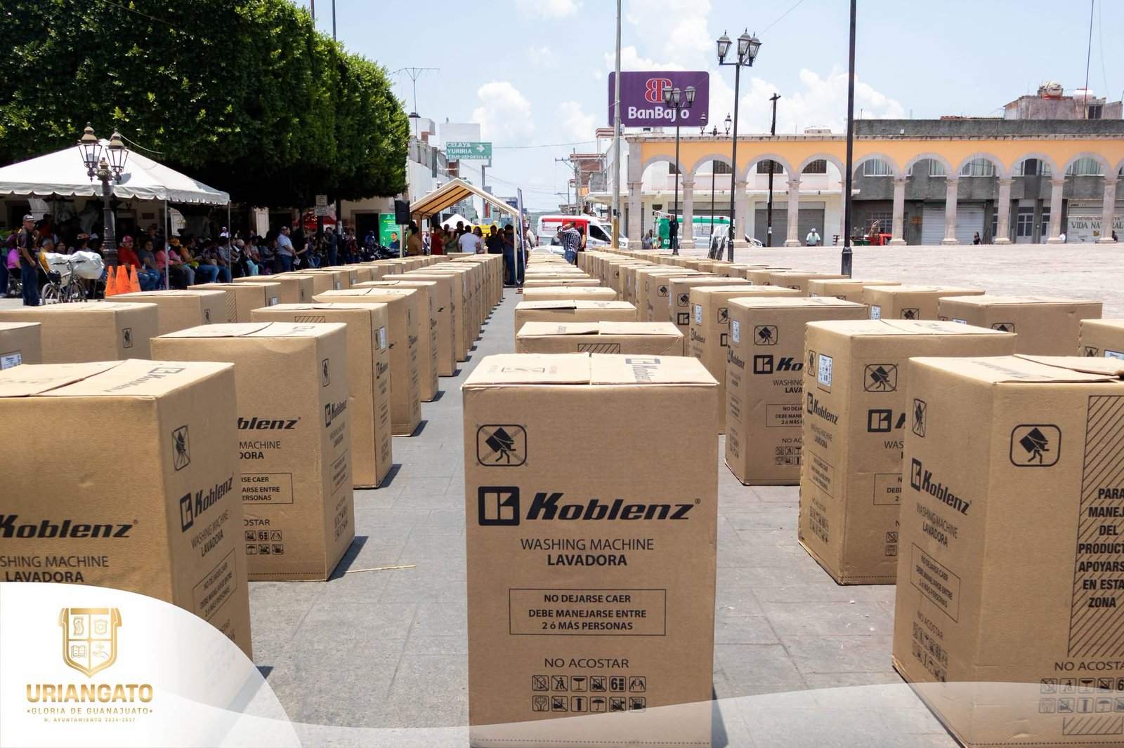 Entrega de Apoyos de línea blanca