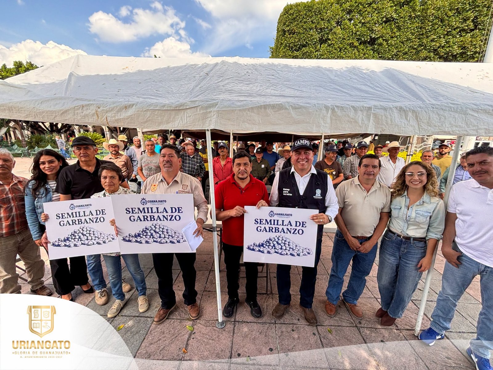 Entrega de semilla de garbanzo a agricultores de distintas comunidades de Uriangato