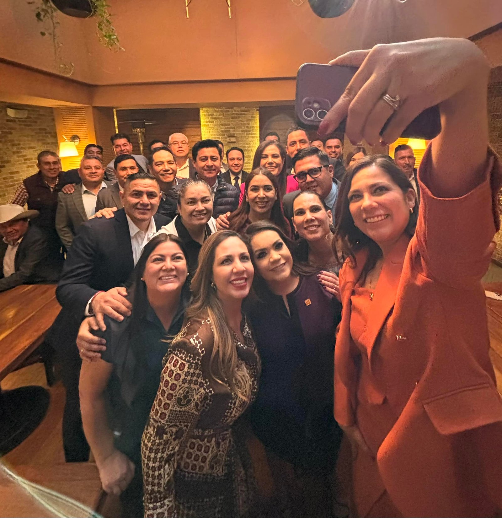 Uriangato presente para el primer encuentro con la presidenta de México Claudia Sheinbaum Pardo