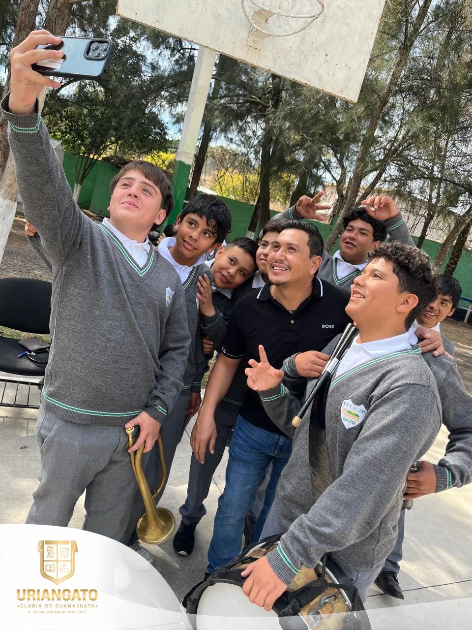 Visita de Juan Amigo a la Telesecundaria de San José