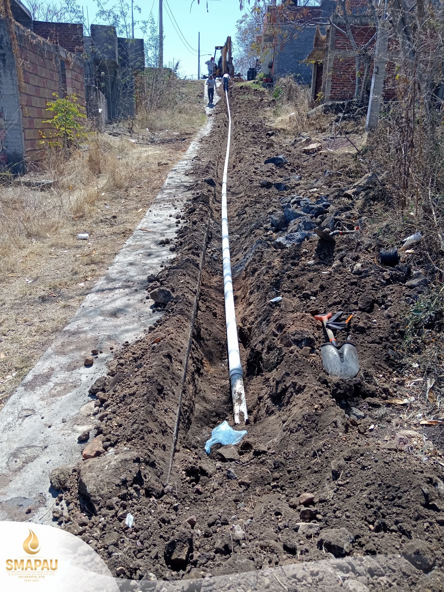 Instalación de tubería hidráulica PVC 3" r-26, para conducción de agua potable en la calle Niño de las Azucenas, Col. Emiliano Zapata.