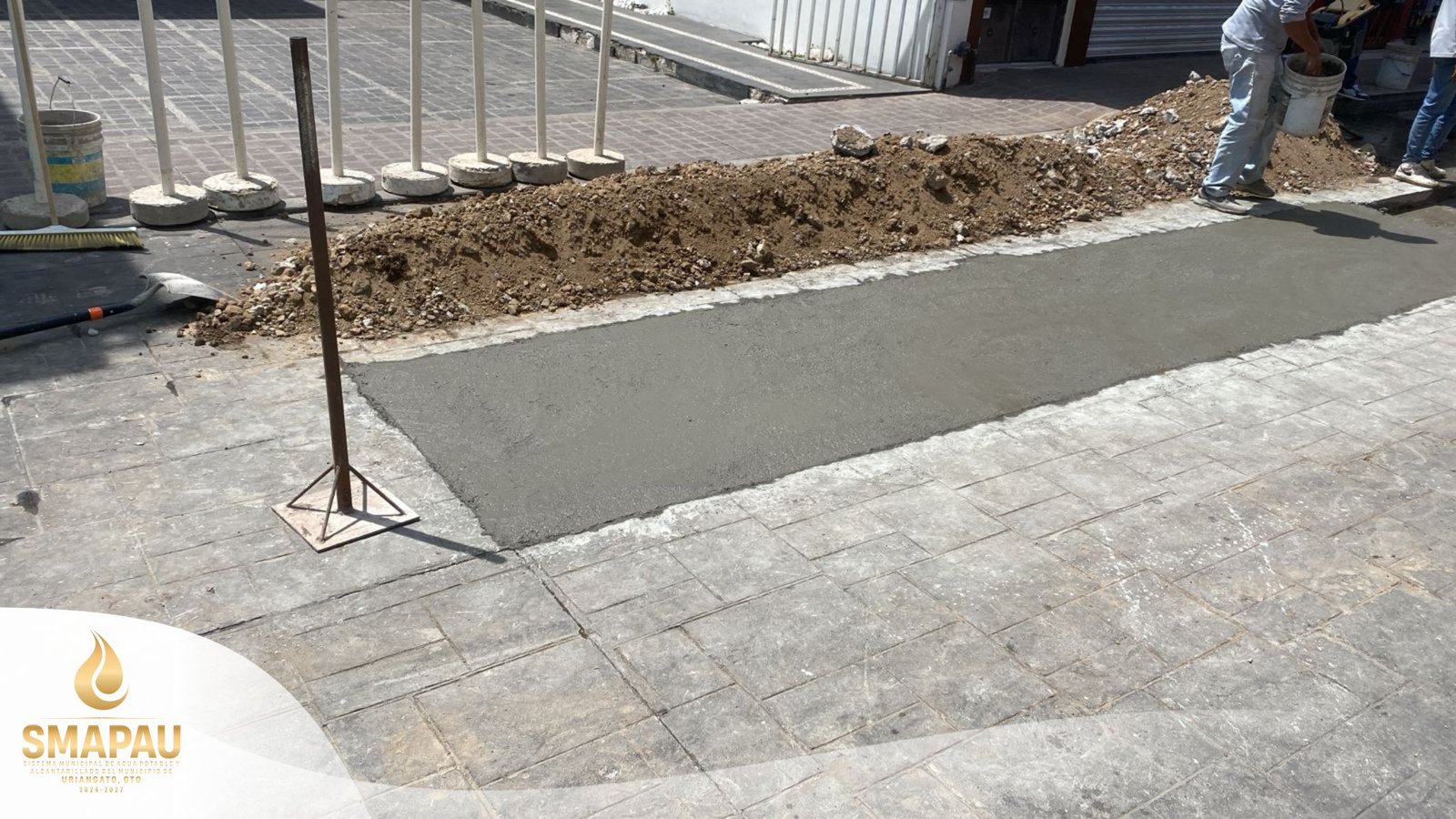 Rehabilitación de drenaje central en la calle Matamoro