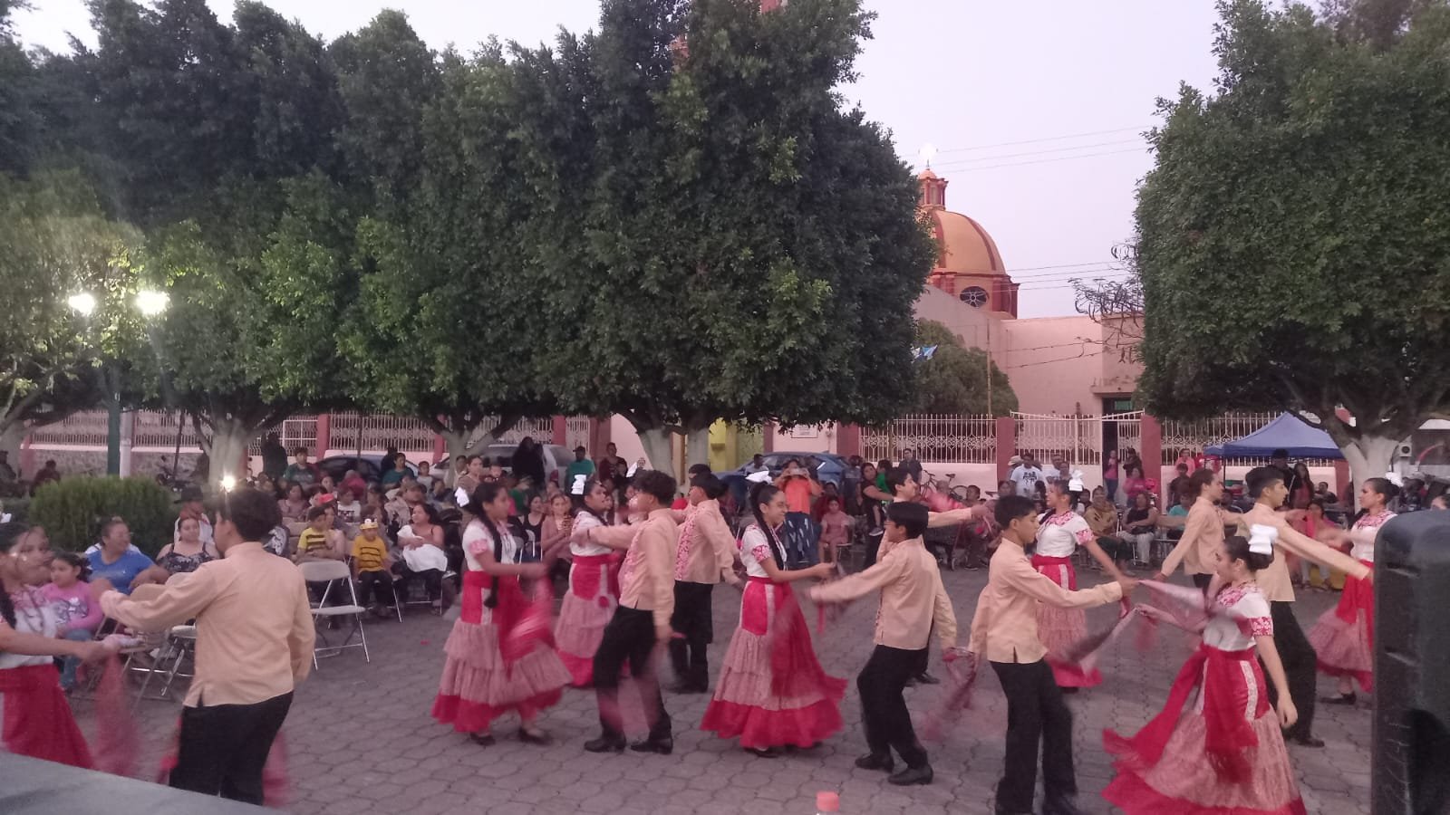 Festival del Día de las Madres en la comunidad de El Derramadero